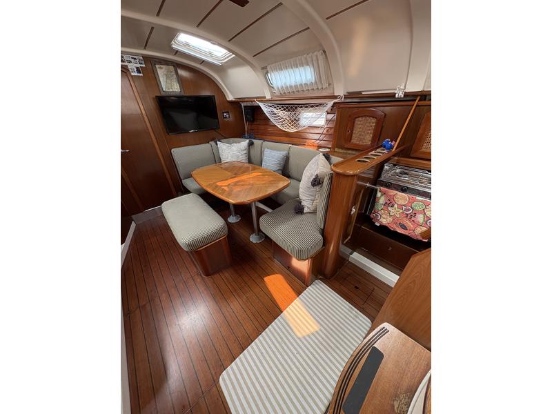 Beneteau Oceanis 381