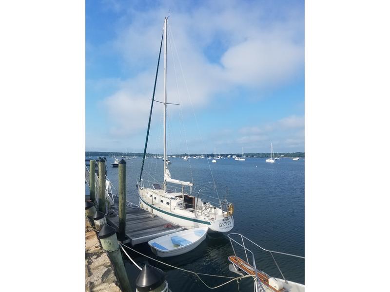 Endeavor Yachts - Endeavor