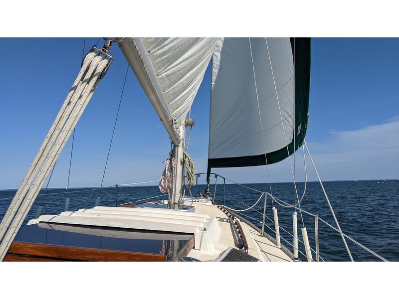 Endeavor Yachts - Endeavor