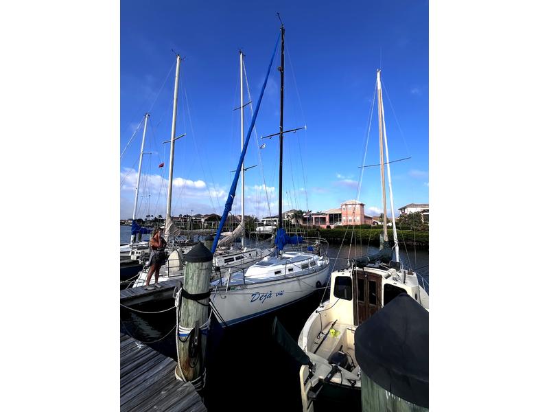 1983 Pearson 323 located in Florida for sale