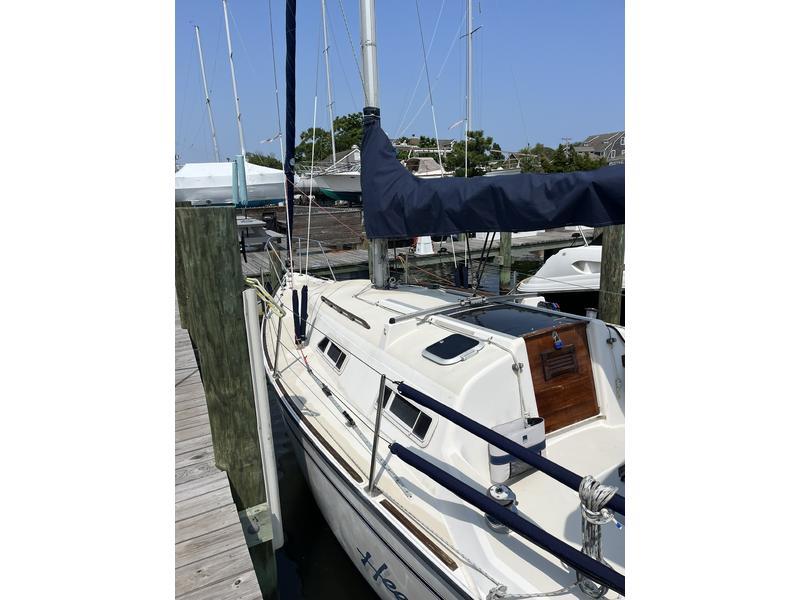 1989 Pearson 27 located in New Jersey for sale