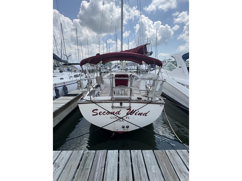 Island Packet 35