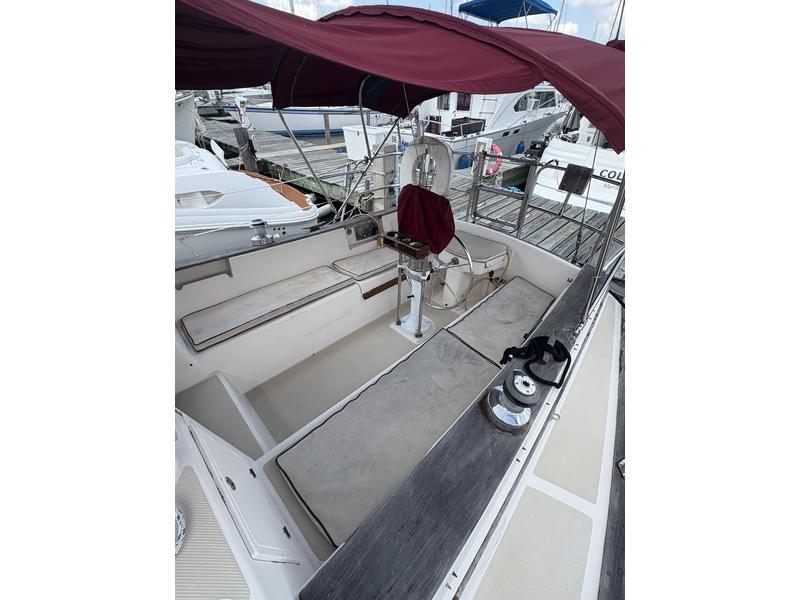 Island Packet 35