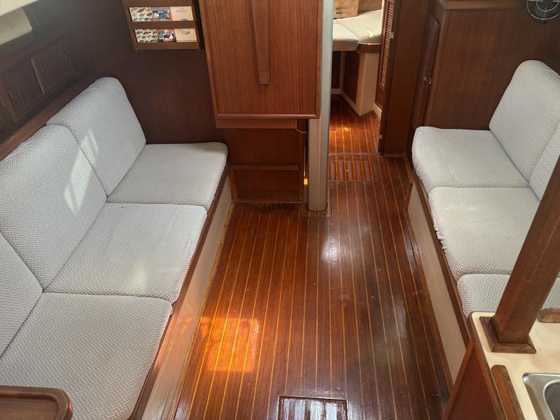 Island Packet 35