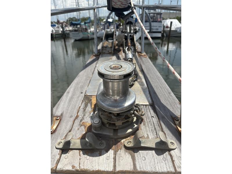Island Packet 35