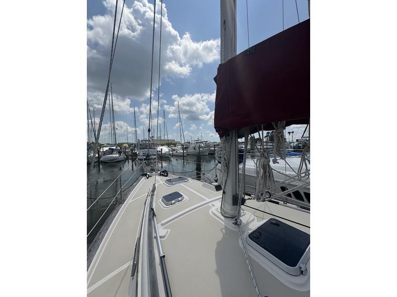 Island Packet 35