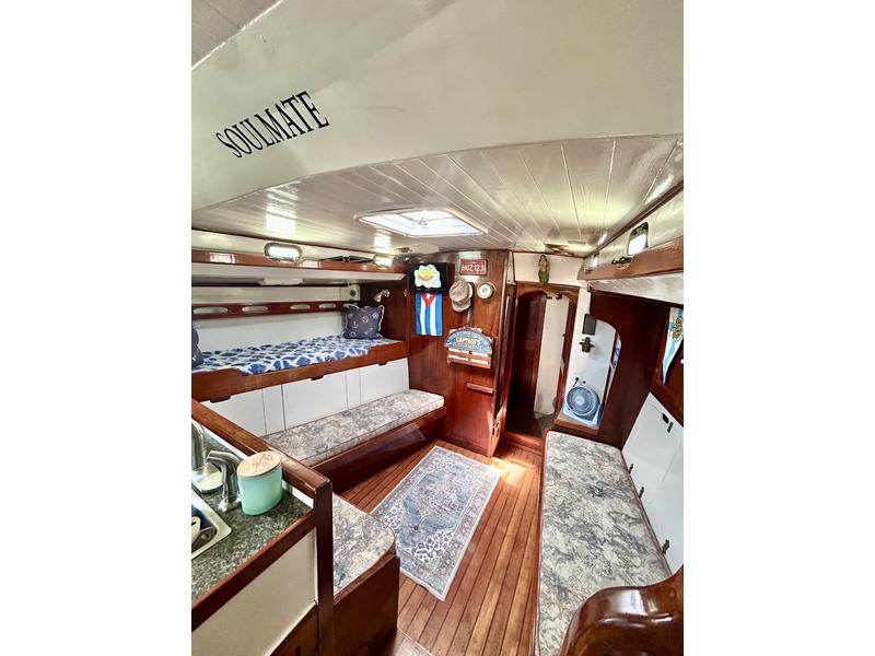 Reliance 44 Sloop