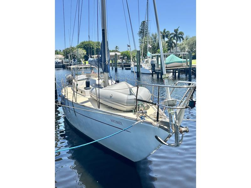 Reliance 44 Sloop