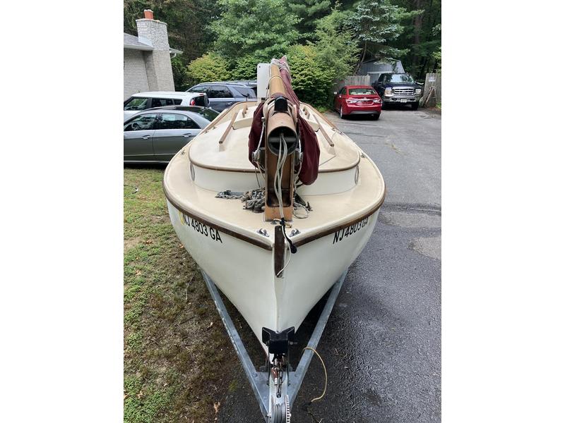 1995 Menger 19' Catboat 