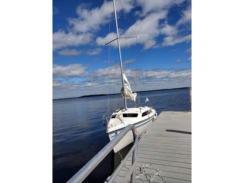 Hunter 23.5