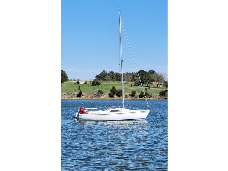 2005 catalina capri located in Nebraska for sale