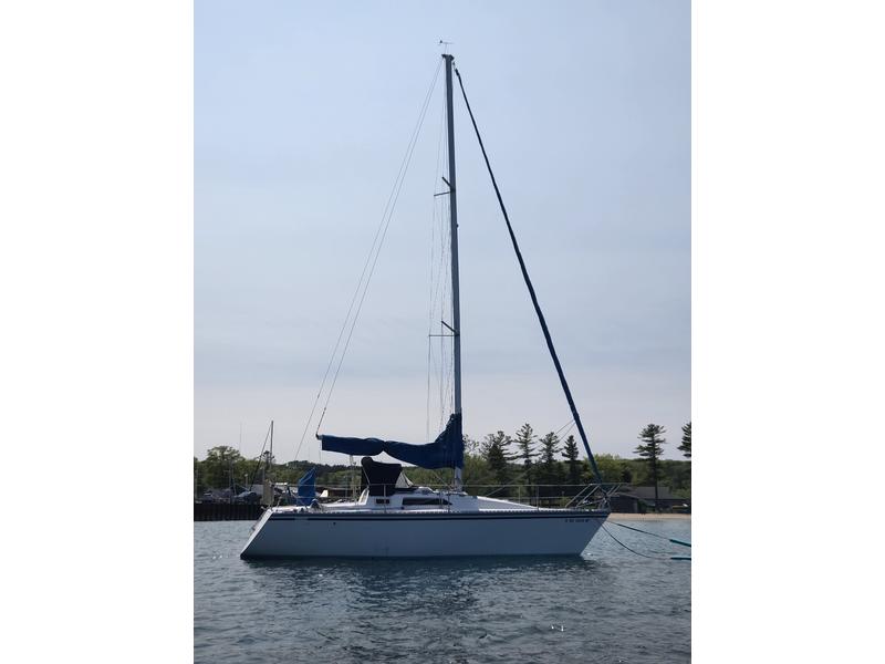 1987 Hunter 28.5 located in Michigan for sale