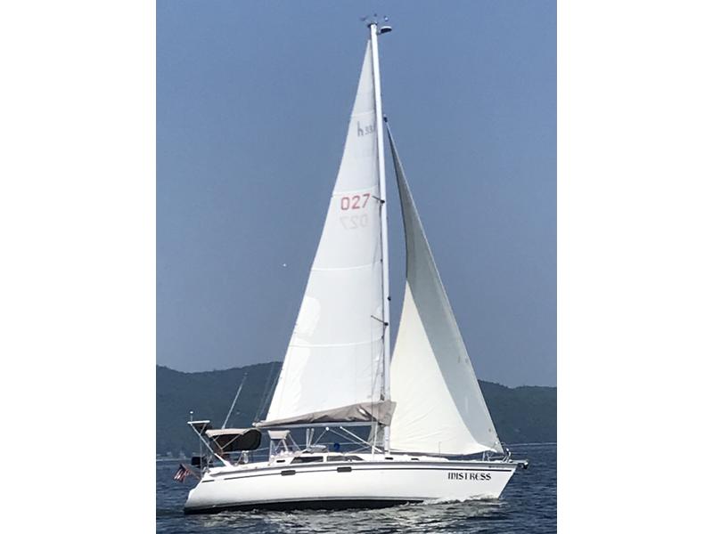 1992 Hunter 33.5-SALE PENDING located in New York for sale