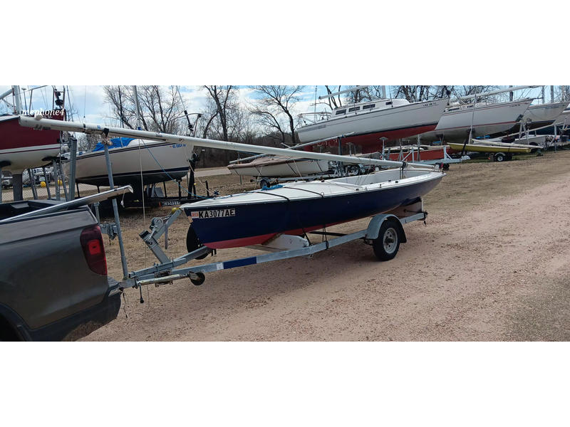 2010 ChryslerNichols Mutineer located in Kansas for sale