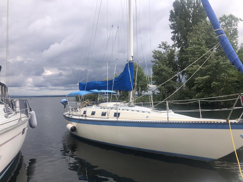 1980 Lancer 36 located in New York for sale