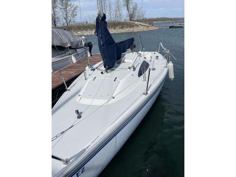 2002 Catalina Capri 22 located in Missouri for sale