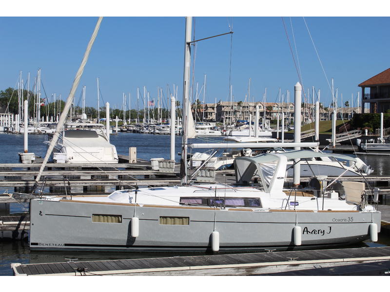 2016 Beneteau 35 Oceanis located in Texas for sale
