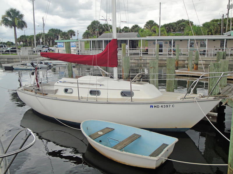 1982 Cape Dory 25d located in Florida for sale