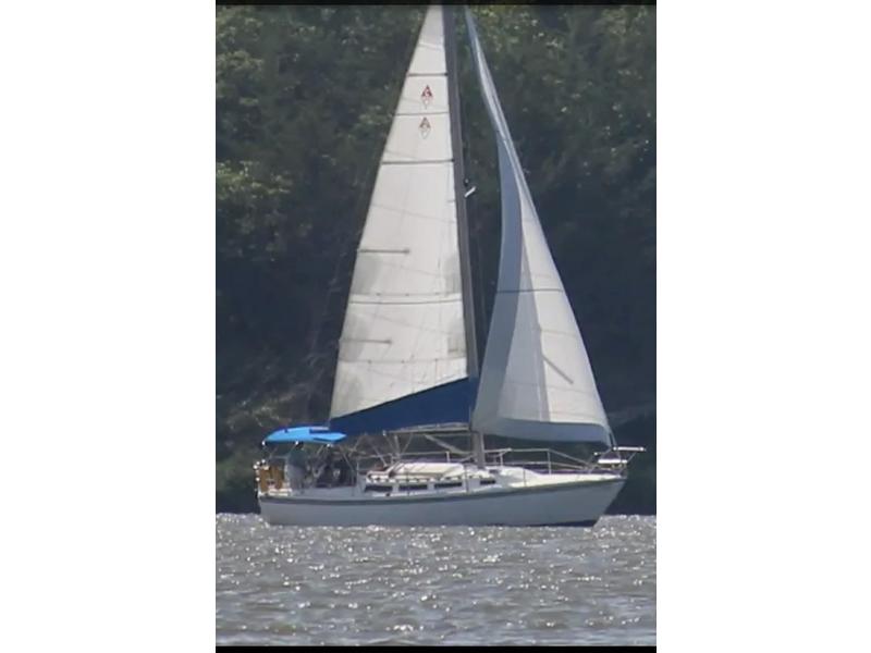 87 catalina 30 located in Kansas for sale