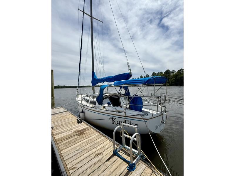 1984 Catalina Tall Rig located in North Carolina for sale