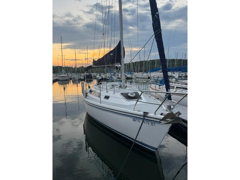 1994 Catalina 270 LE located in Tennessee for sale