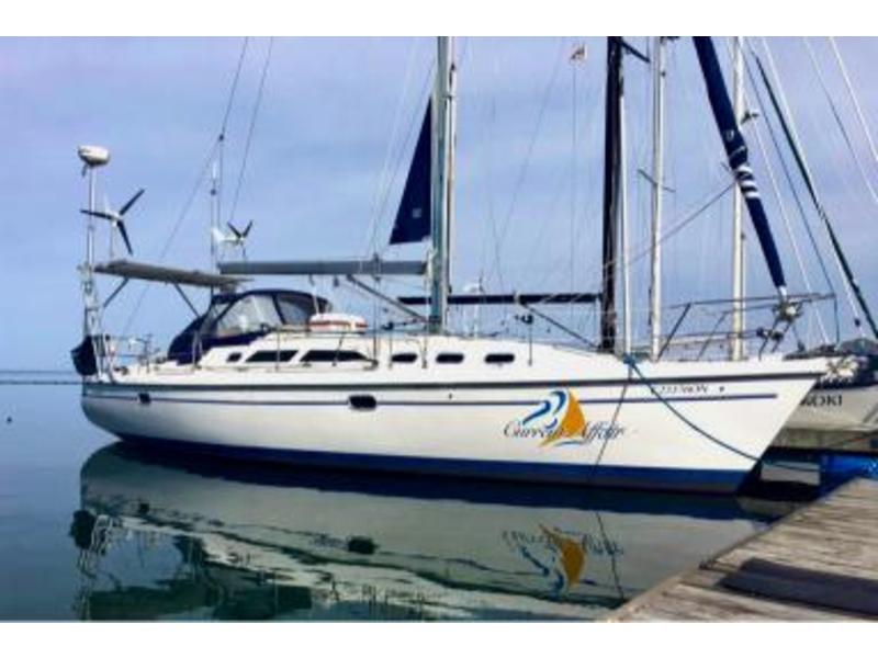 2000 Catalina 380 located in Outside United States for sale