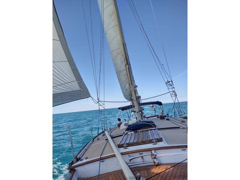 1976 Ericson 36C located in Illinois for sale