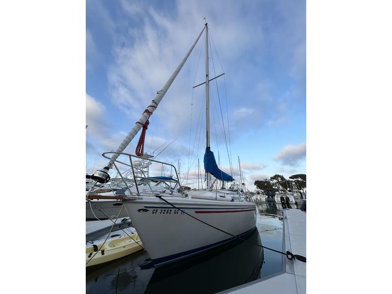 1977 Catalina C30 Tall Rig / Bow Sprit located in California for sale