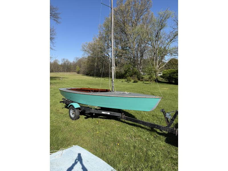 1954 Lightning 19 ft located in Indiana for sale