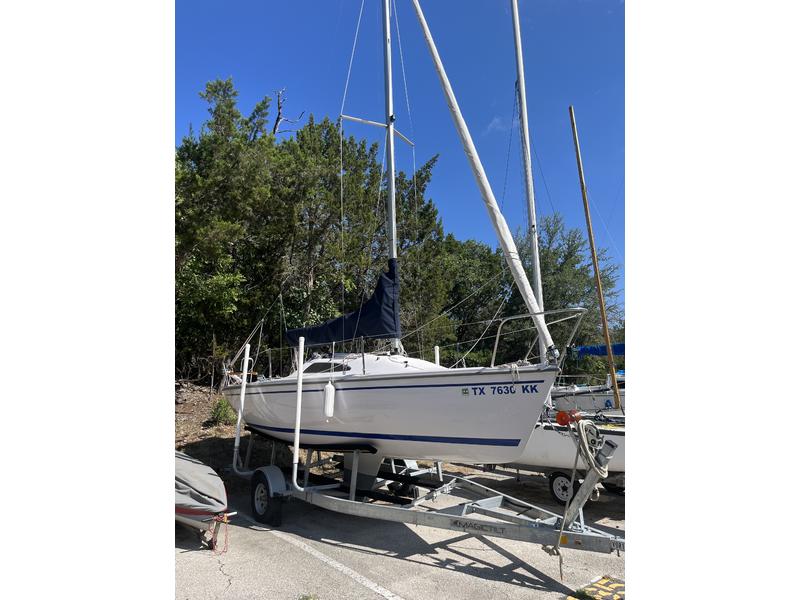 22 Catalina Capri 22 located in Texas for sale