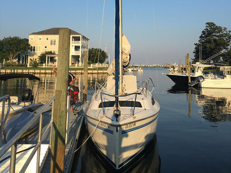 2000 Catalina 250 water ballast swing keel located in North Carolina for sale