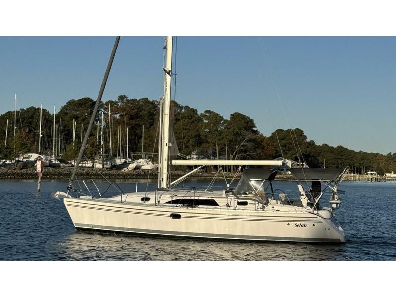 2017 Catalina 355 located in  for sale