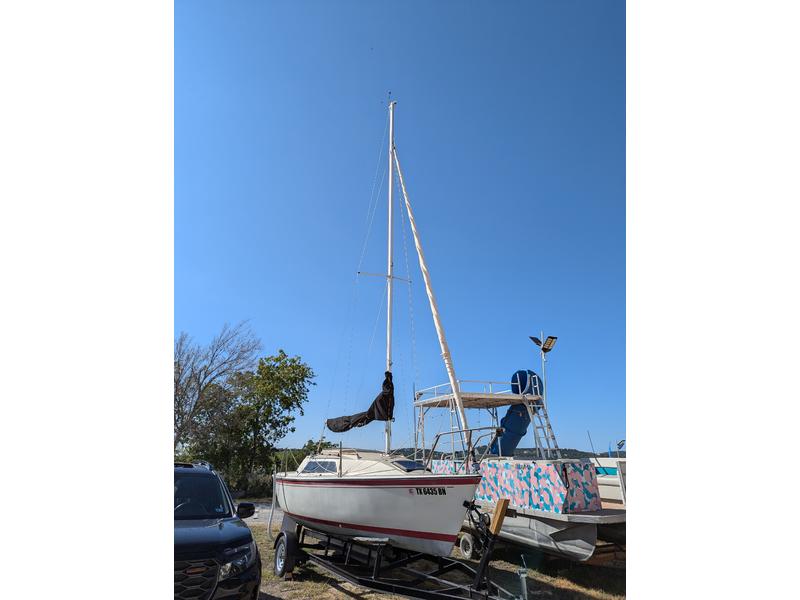 1985 O'Day 222 located in Texas for sale