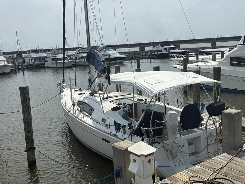 2008 Beneteau Oceanis 43 located in Mississippi for sale