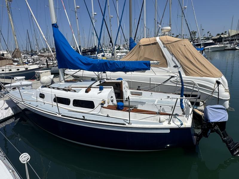 1975 O'Day 27 located in California for sale