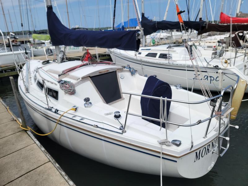 1984 Catalina 30 Tall Rig located in Ohio for sale
