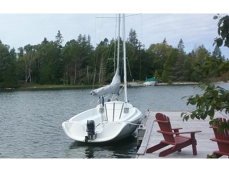 2004 Hunter 216 located in Outside United States for sale