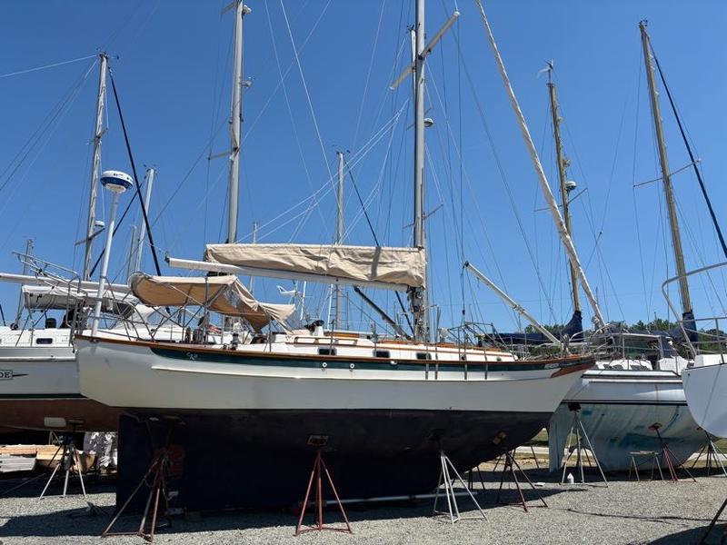 1985 Cabo Rico 38 located in Virginia for sale