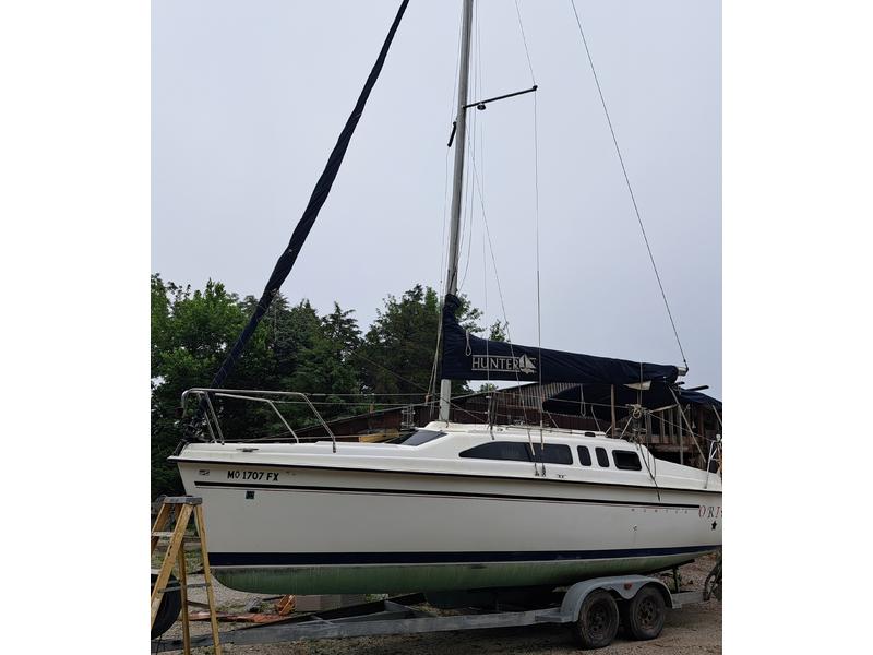 1994 Hunter Hunter 26 located in Missouri for sale