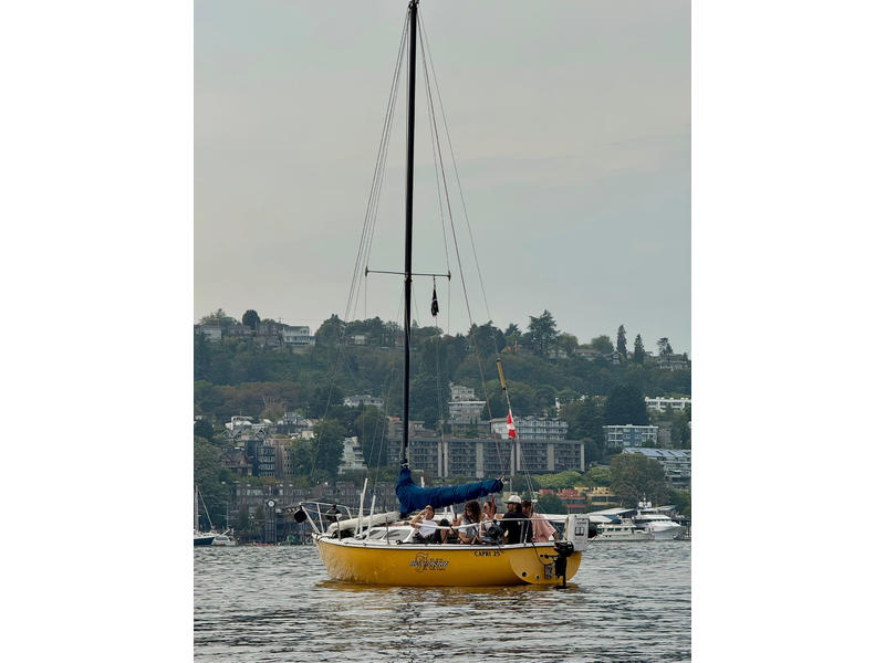 1984 Catalina Capri 25 located in Washington for sale