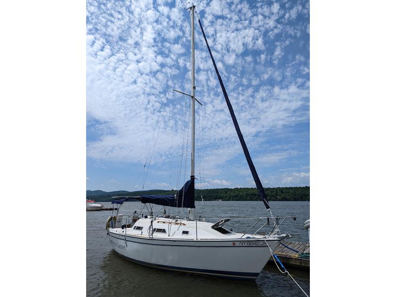 1989 Pearson 27 located in New York for sale