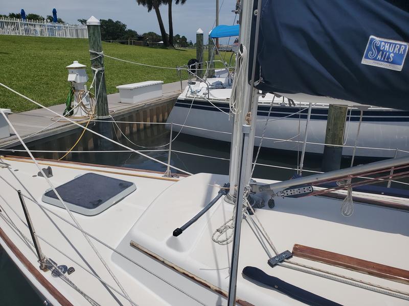  Alerion Express 28 located in Florida for sale