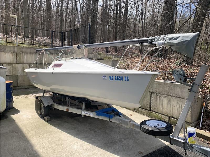 1984 Hobie Holder 20 located in Pennsylvania for sale