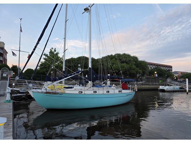 1982 Tayana T37 located in North Carolina for sale