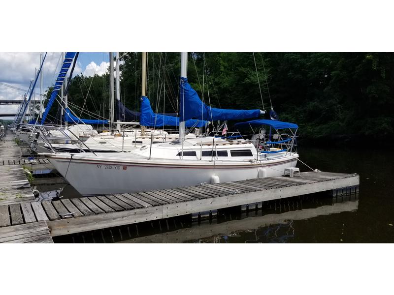 86 Catalina Tall Rig 27 located in New York for sale