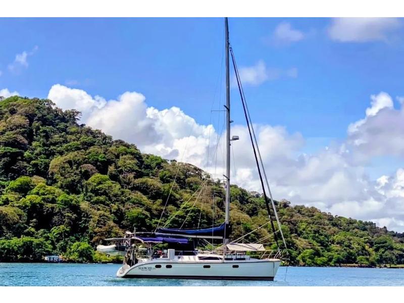 1996 Hunter 376 located in Outside United States for sale