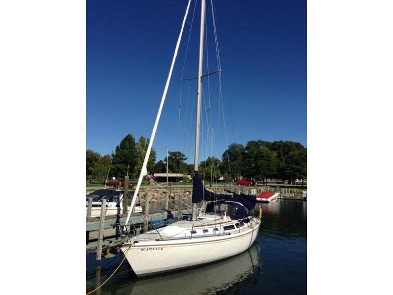 1986 Catalina 34 located in Michigan for sale