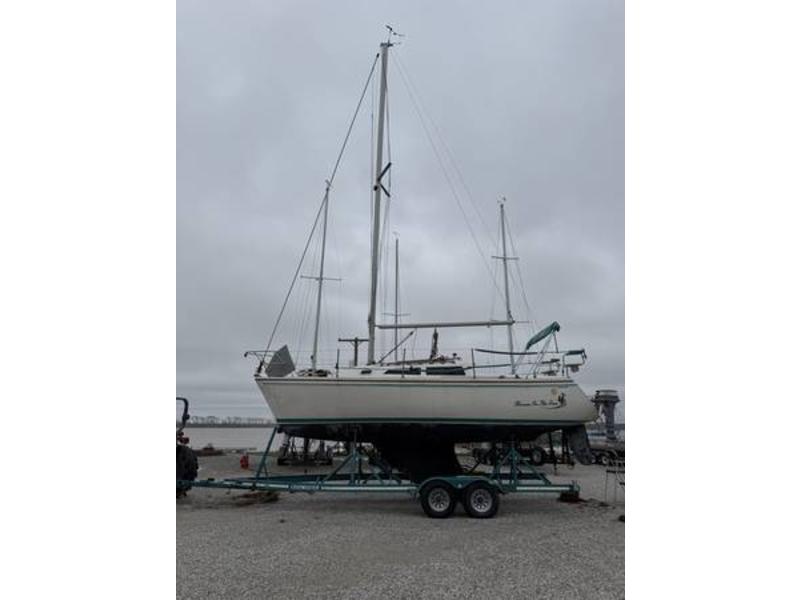 1990 Catalina Capri 26 located in Florida for sale