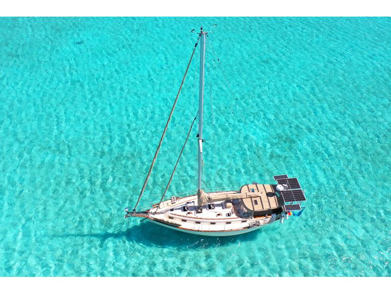1996 Island Packet 40 located in Florida for sale
