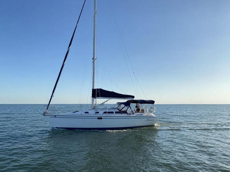 1996 Catalina 320 located in Florida for sale